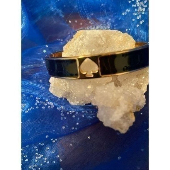 EUC Kate Spade Punched out Spade Black/Goldtone Hinged Bangle Bracelet size 6.75 - Picture 1 of 12